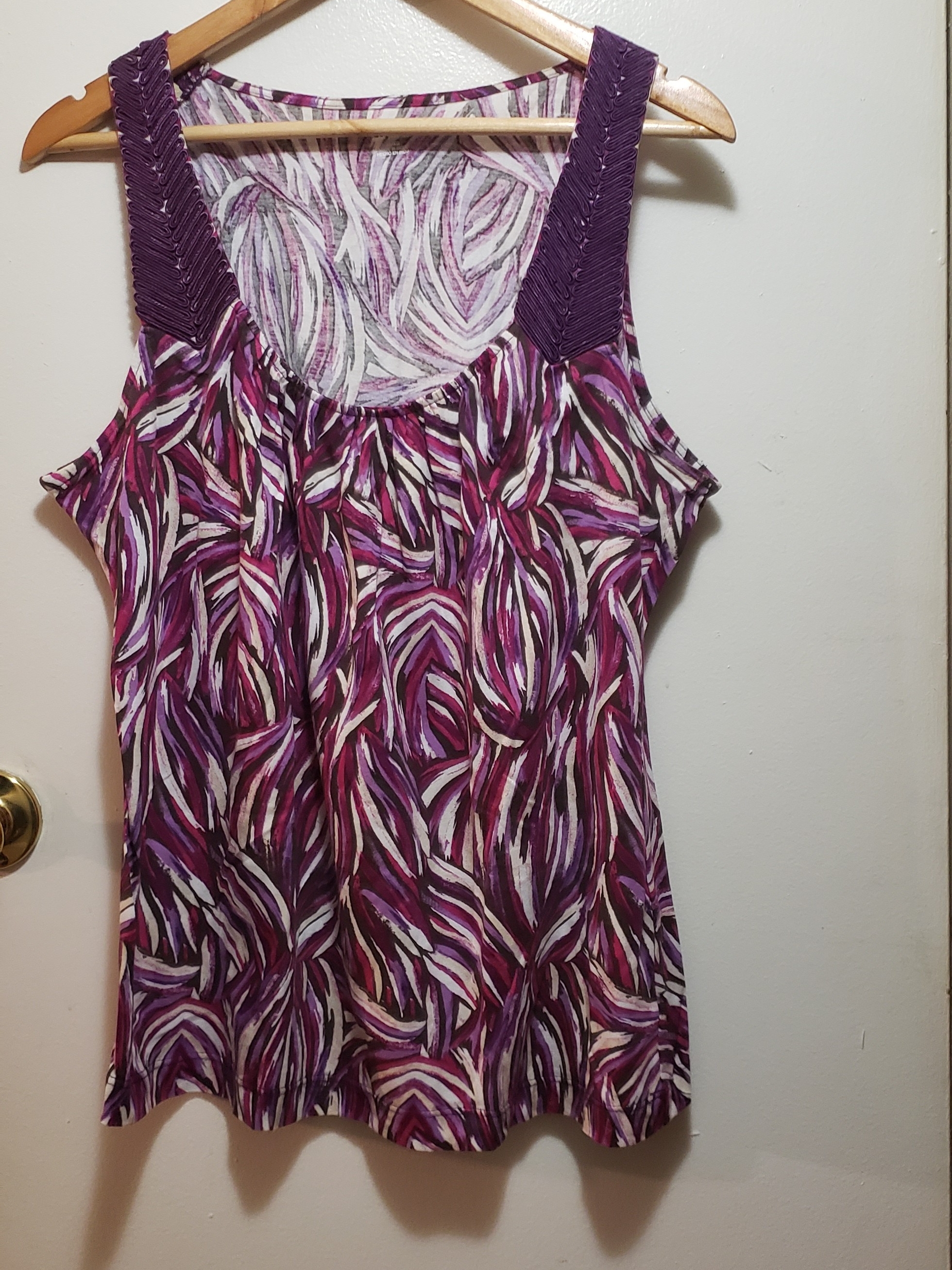 A.N.A. Purple Patterned Sleeveless Women's Top